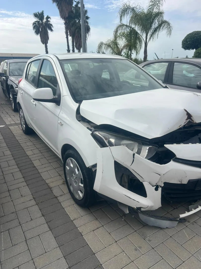 RICAMBI USATI AUTO con codice con codice motore G4LA da HYUNDAI i20 1° Serie Benzina 1200
