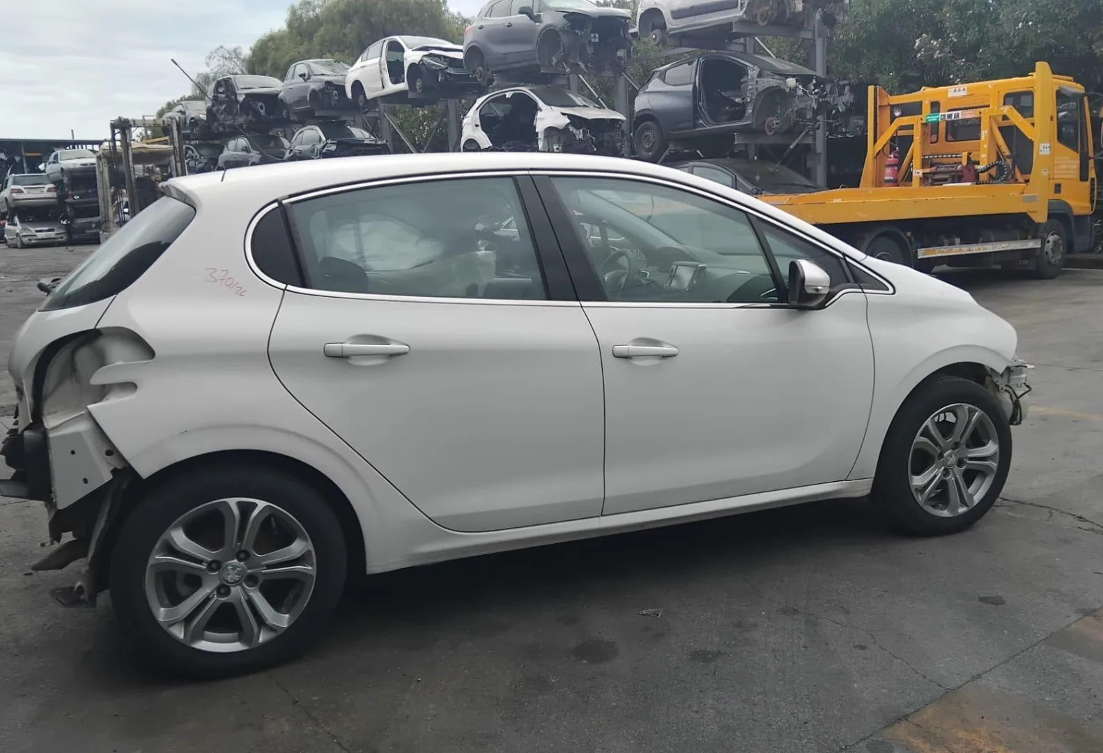 RICAMBI USATI AUTO PEUGEOT 208 Serie con codice motore 9H06 Diesel 1560 (12>19)
