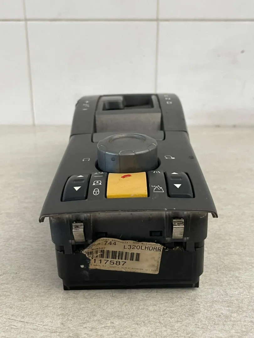 RIVESTIMENTO CONSOLLE CENTRALE con codice YUD501520WVH da LAND ROVER Range Rover SPORT (05>13)