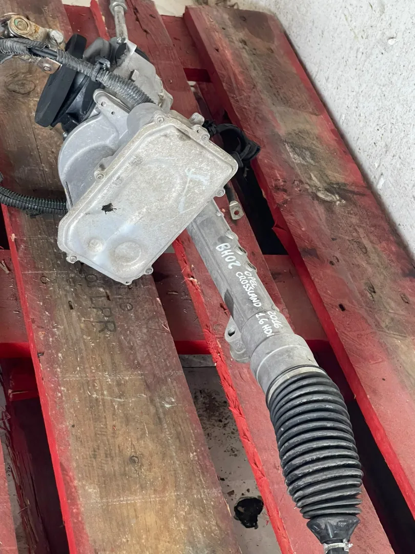 SCATOLA DELLO STERZO con codice 9825077080 da OPEL Crossland Serie con codice motore BH02 Diesel 1600