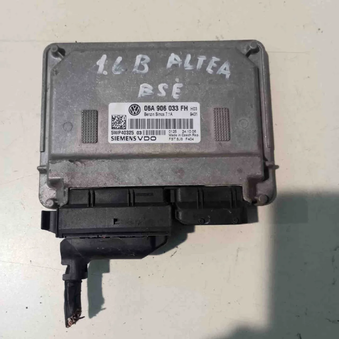 Centralina motore SEAT Altea Berlina del 2004  CODICE RICAMBIO : 06a906033fh