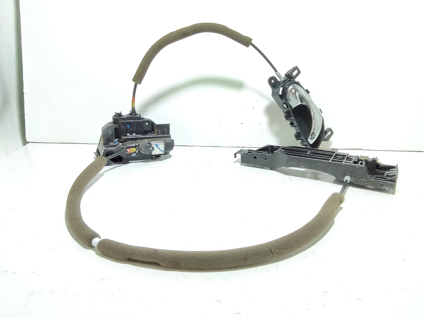 SERRATURA ANTERIORE DESTRA CON MANIGLIA con codice 805004EA2A da NISSAN Qashqai Serie (14>)