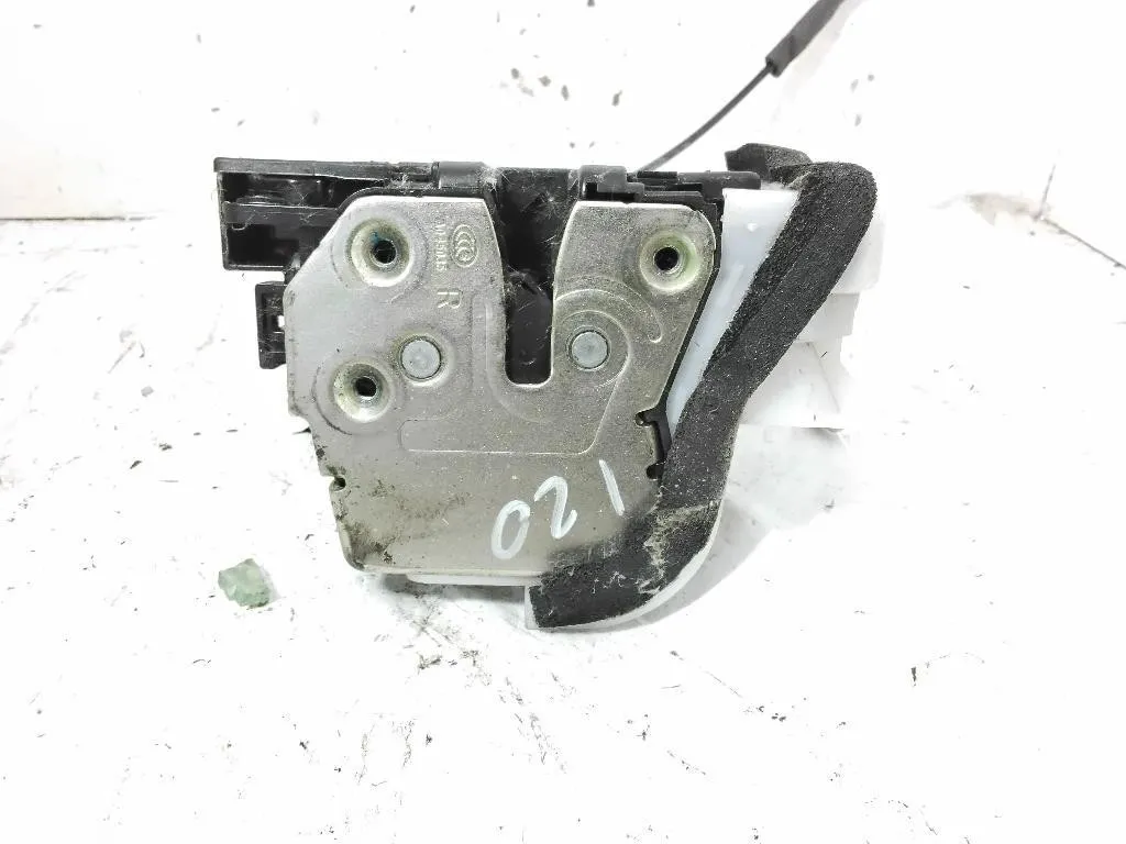 SERRATURA ANTERIORE DESTRA con codice 81320-C8040 da HYUNDAI i20 2° Serie (15>)