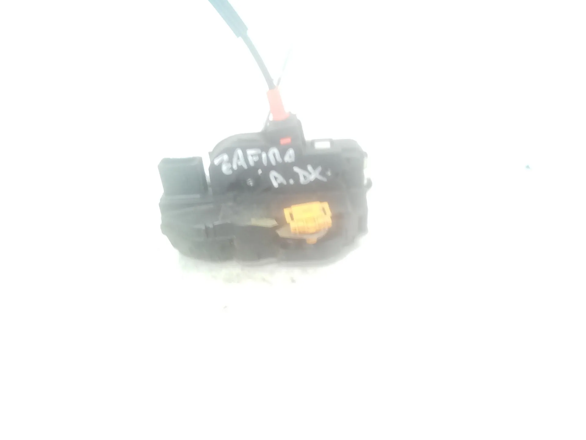 SERRATURA ANTERIORE DESTRA con codice 3023880 da OPEL Zafira Tourer (2010-) (10>)