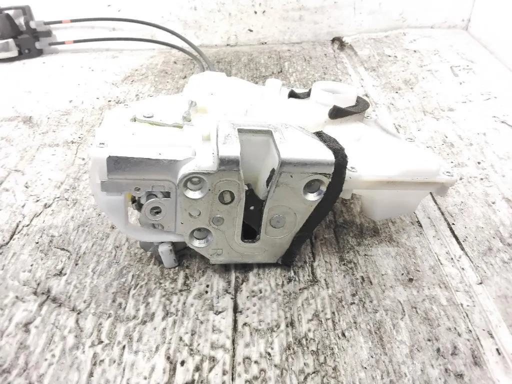 SERRATURA ANTERIORE DESTRA con codice 82201-61MA1 da SUZUKI SX4 Serie S-Cross (13>)