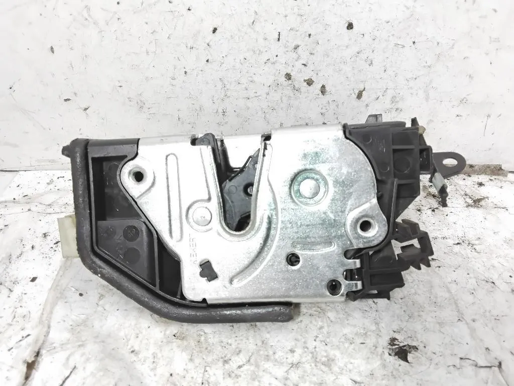 SERRATURA ANTERIORE SINISTRA con codice 7229461 da BMW Serie 3 E90 Berlina 2° Serie (08>)