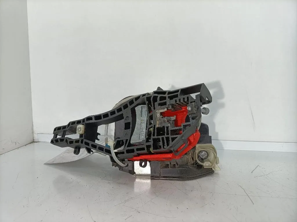 SERRATURA ANTERIORE SINISTRA con codice 51217229461 da BMW Serie 3 F31 Touring (11>)