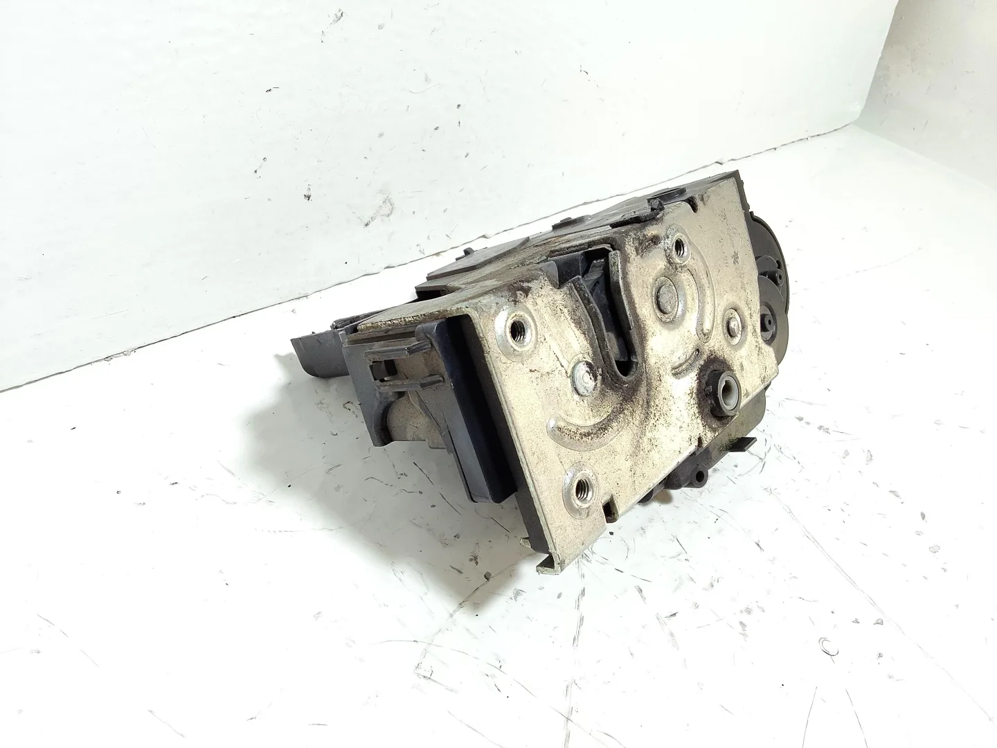 SERRATURA ANTERIORE SINISTRA con codice 51823815 da LANCIA Musa 2° Serie (07>)