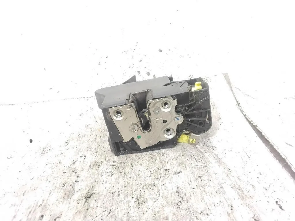 SERRATURA ANTERIORE SINISTRA con codice 805039362R da DACIA Sandero Serie II (12>20)