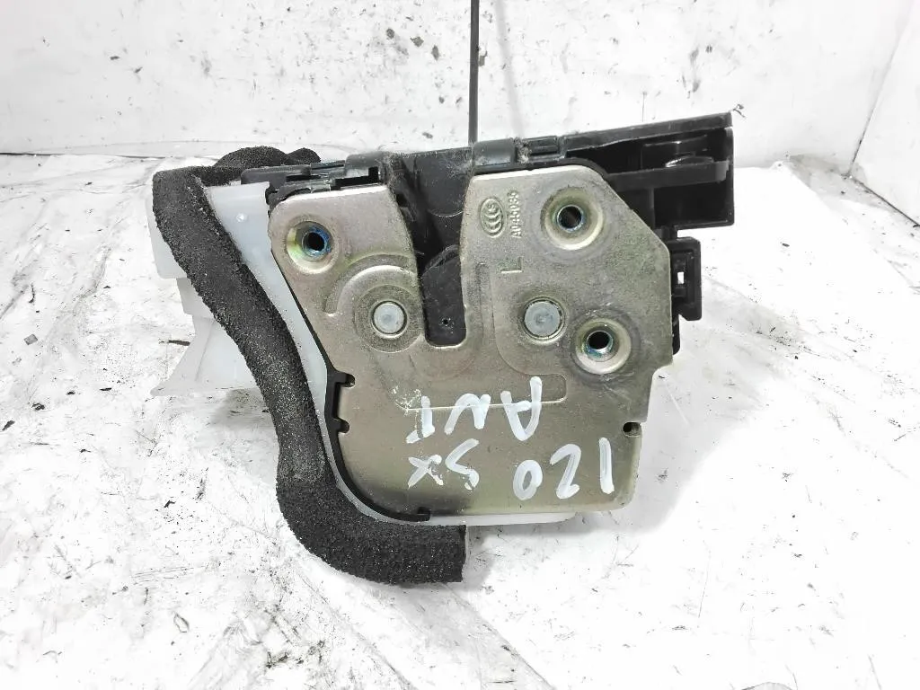 SERRATURA ANTERIORE SINISTRA con codice 81310-C8020 da HYUNDAI i20 2° Serie (15>)