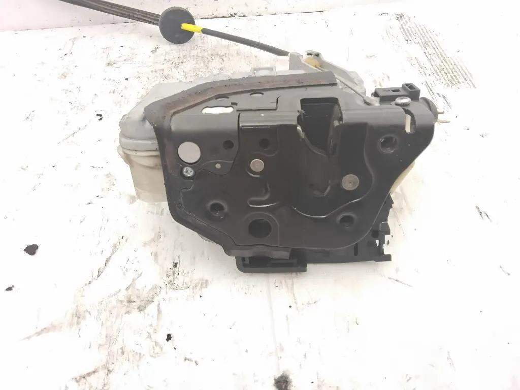 SERRATURA ANTERIORE SINISTRA con codice CZ1P1837015 da VOLKSWAGEN Eos Serie (1F7) (06>10)