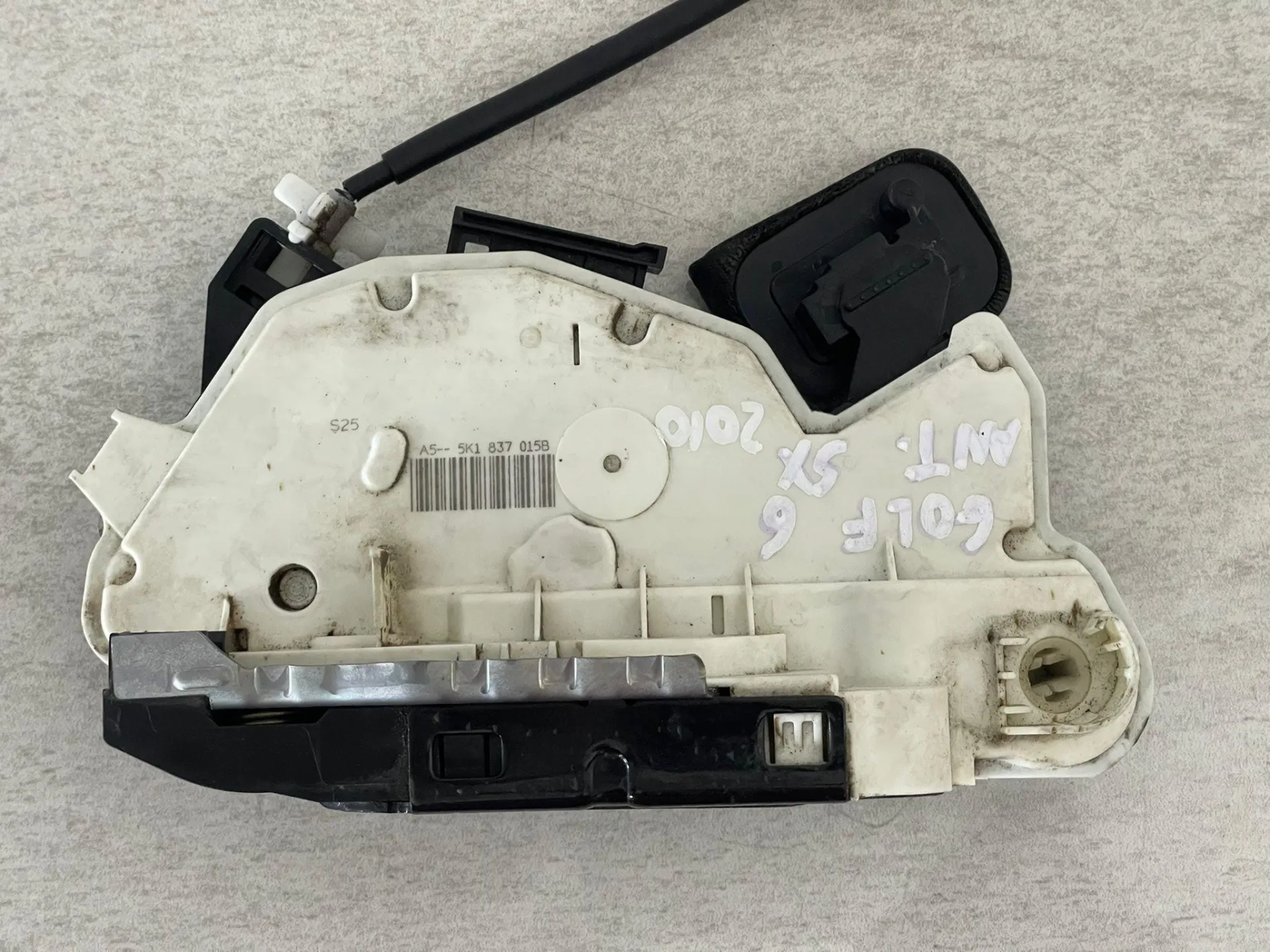 SERRATURA ANTERIORE SINISTRA con codice 5K18370158 da VOLKSWAGEN Golf 6 Berlina (08>12)