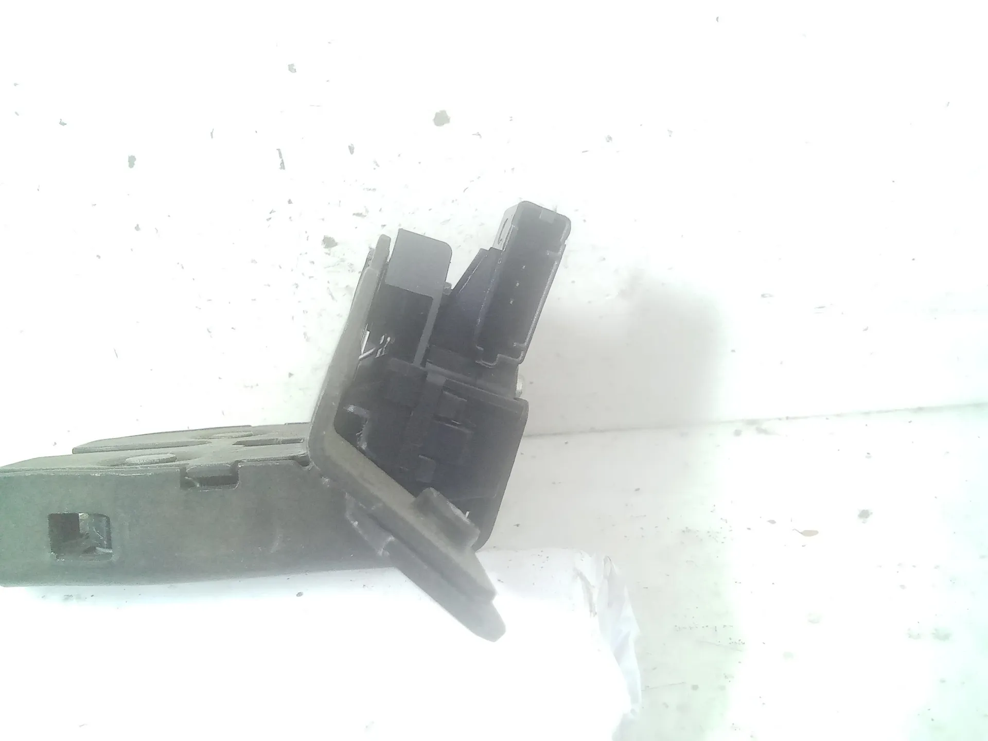 SERRATURA COFANO POSTERIORE con codice 13585478 da OPEL Zafira Tourer (2010-) (10>)