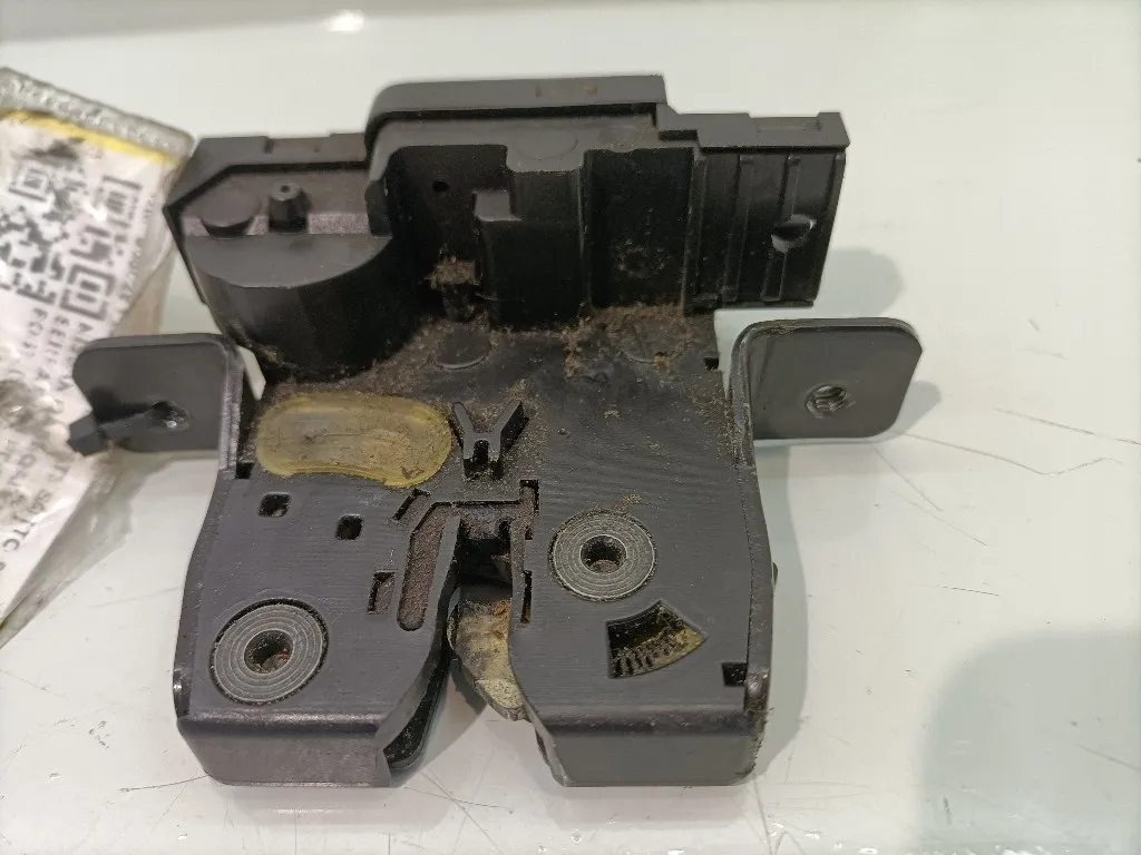 SERRATURA PORTELLONE POSTERIORE NISSAN Qashqai 1° Serie 90502EY10A M9R (06>09)