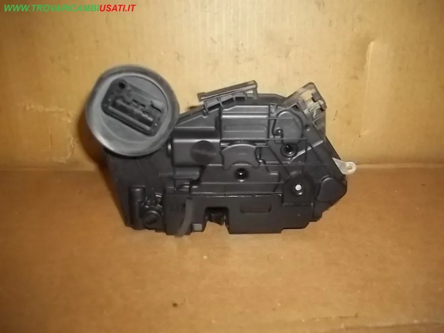 SERRATURA POST.S. 6 FILI VOLKSWAGEN GOLF (5K)