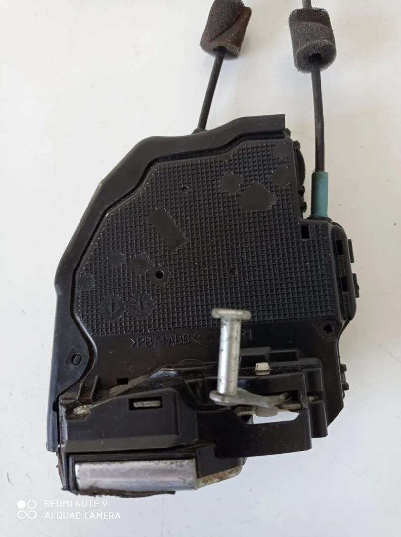 SERRATURA POSTERIORE DESTRA con codice 7120610 da TOYOTA Rav4 4° Serie (05>09)
