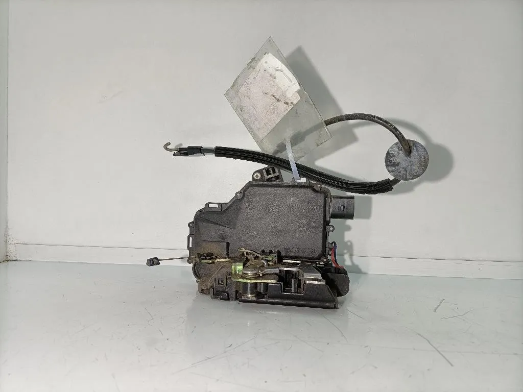 SERRATURA POSTERIORE DESTRA con codice 3B4839016A da VOLKSWAGEN Passat Variant 3° Serie (00>05)