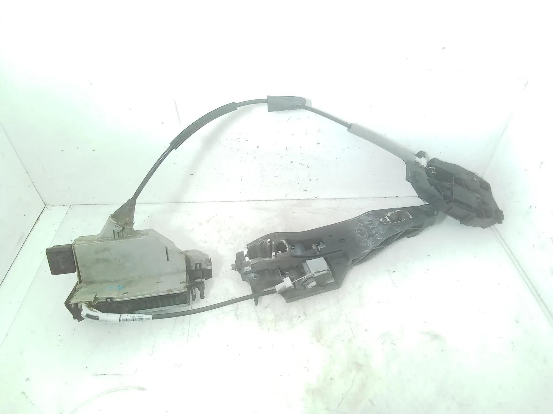 SERRATURA POSTERIORE SINISTRA con codice 9688081080 da PEUGEOT 208 Serie (12>19)