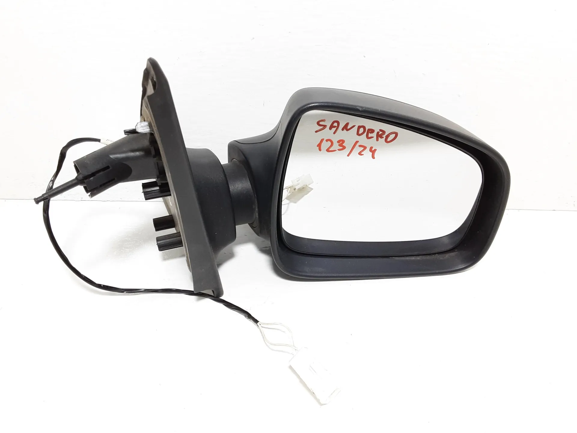 SPECCHIETTO RETROVISORE DESTRO con codice 963013379R da DACIA Sandero Serie II (12>20)