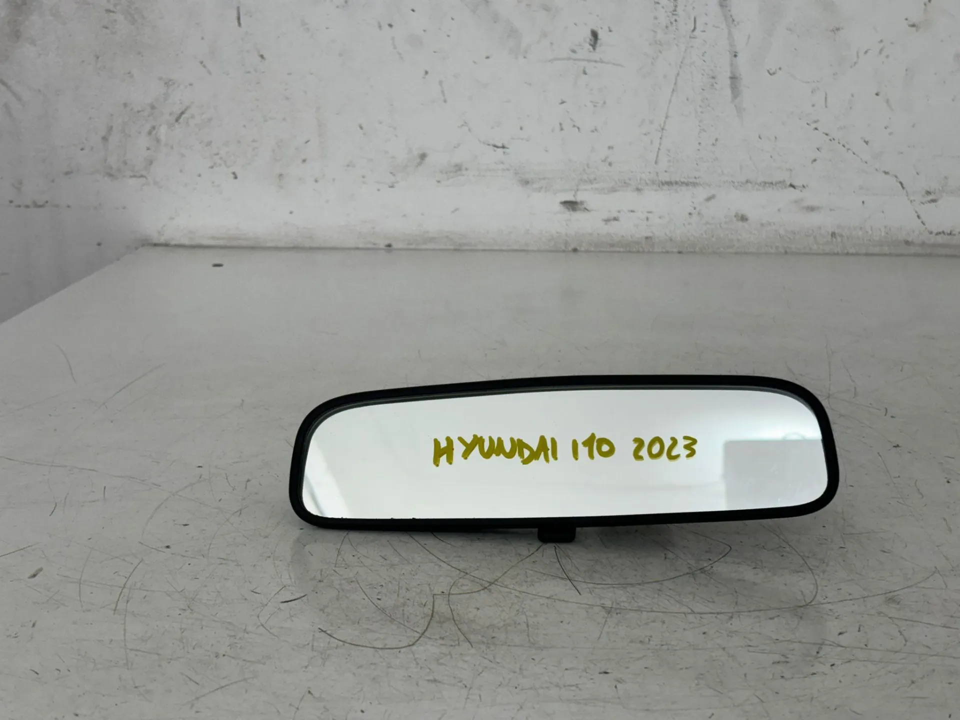 SPECCHIETTO RETROVISORE INTERNO con codice E13 049848 da HYUNDAI i10 Serie (AC3, AI3) (19>)