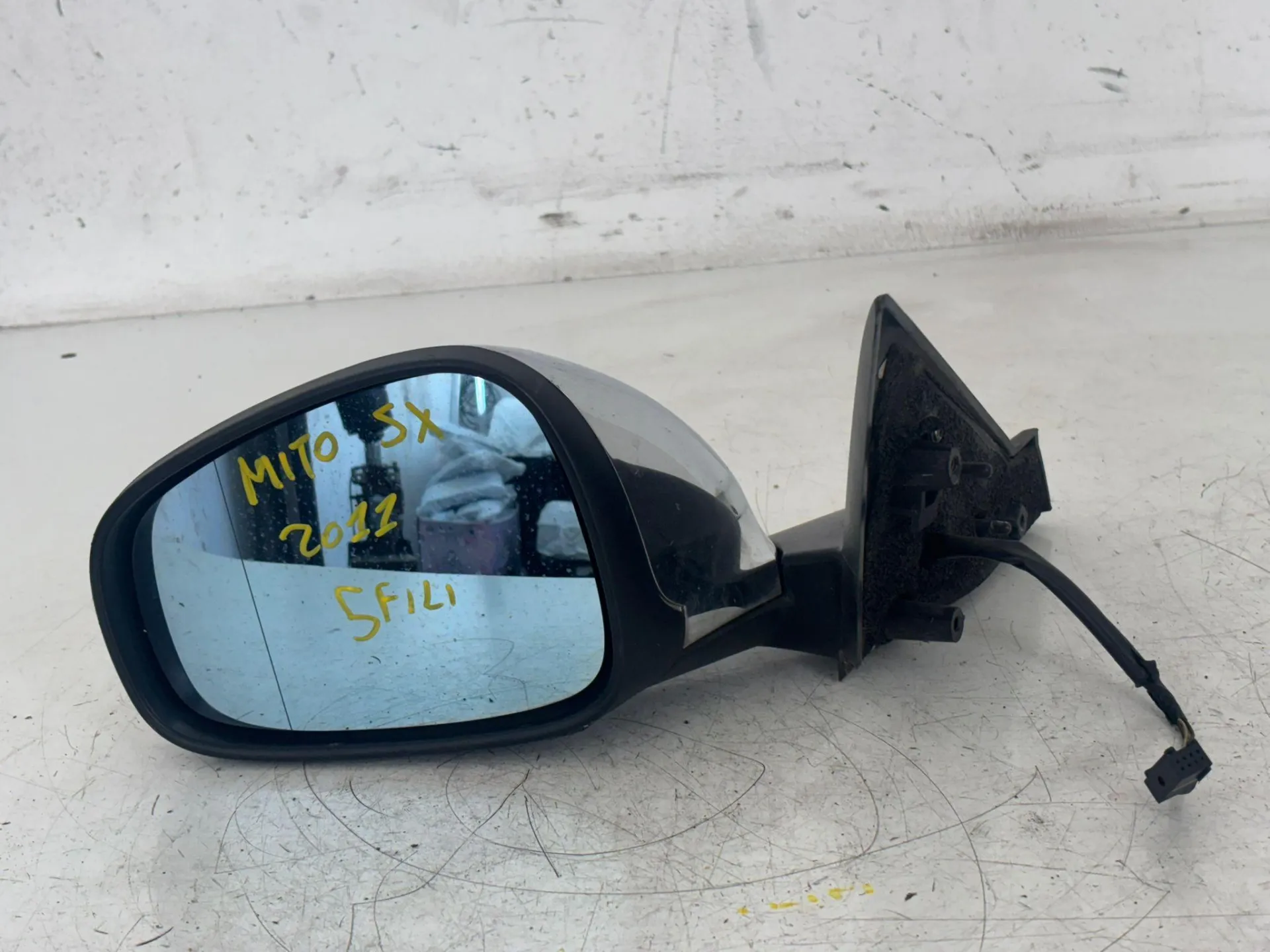SPECCHIETTO RETROVISORE SINISTRO con codice 021065 da ALFA ROMEO Mito Serie (955_) (08>)