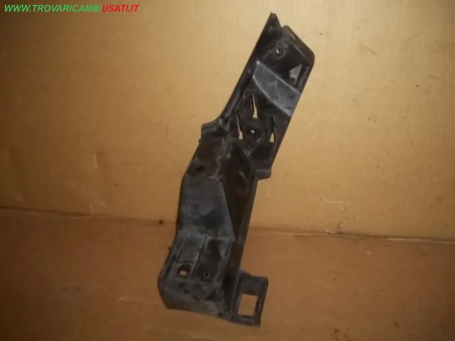 STAFFA LAT.S.PARAURTI POST. VOLKSWAGEN POLO (9N)