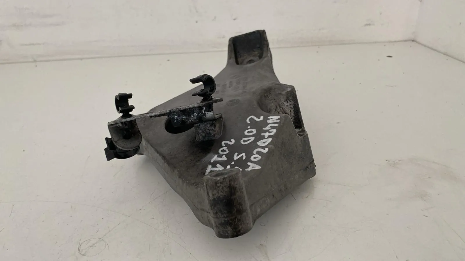 STAFFA SUPPORTO MOTORE con codice 2211 6775041-01 da BMW Serie 1 Serie (E87) Diesel 2000 (07>)