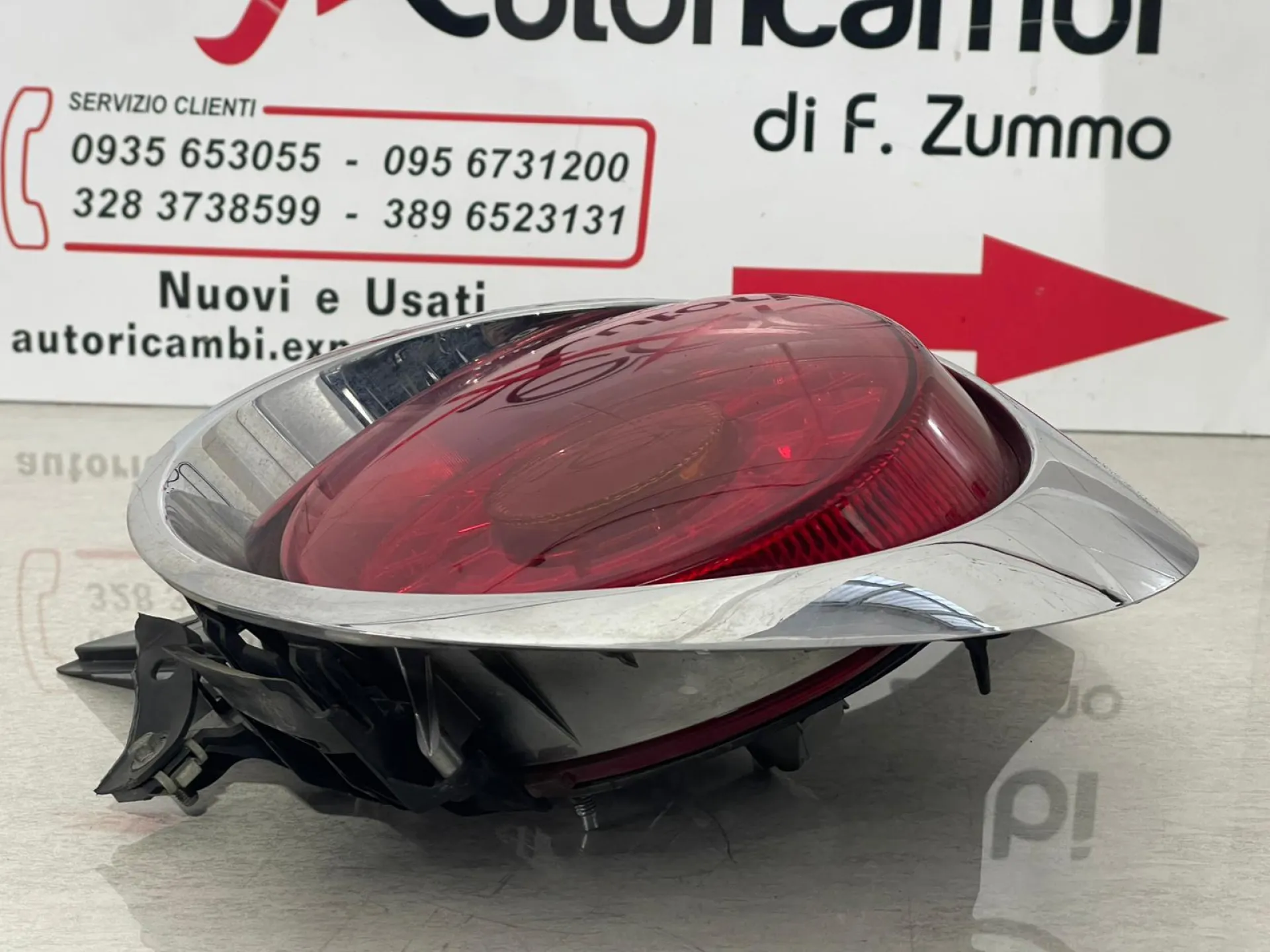 STOP FANALE POSTERIORE DESTRO con codice 156085852 da ALFA ROMEO Mito Serie (955_) (08>)
