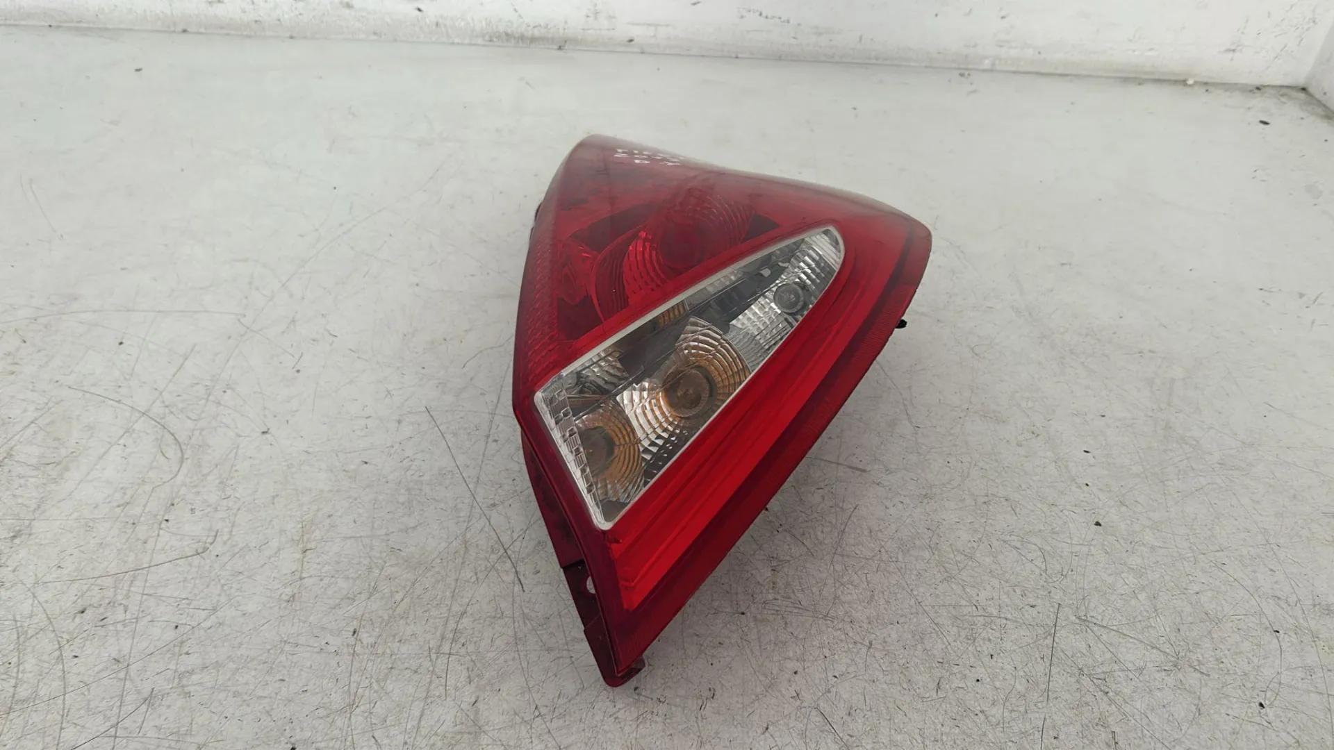 STOP FANALE POSTERIORE DESTRO FORD Fiesta 6° Serie 1877010 (08>17)