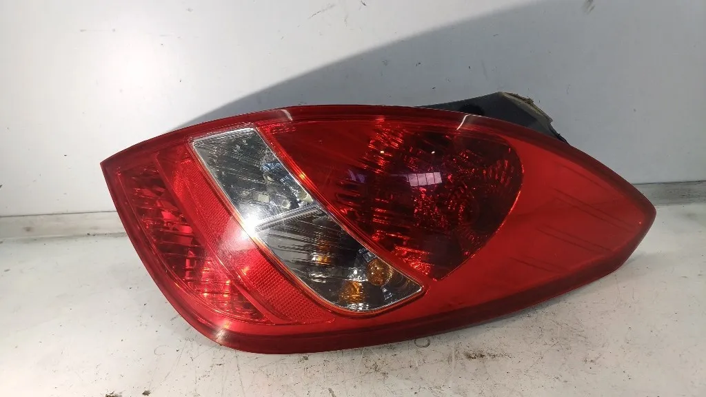 STOP FANALE POSTERIORE DESTRO HYUNDAI i20 1° Serie 924201J000 G4LA (08>14)