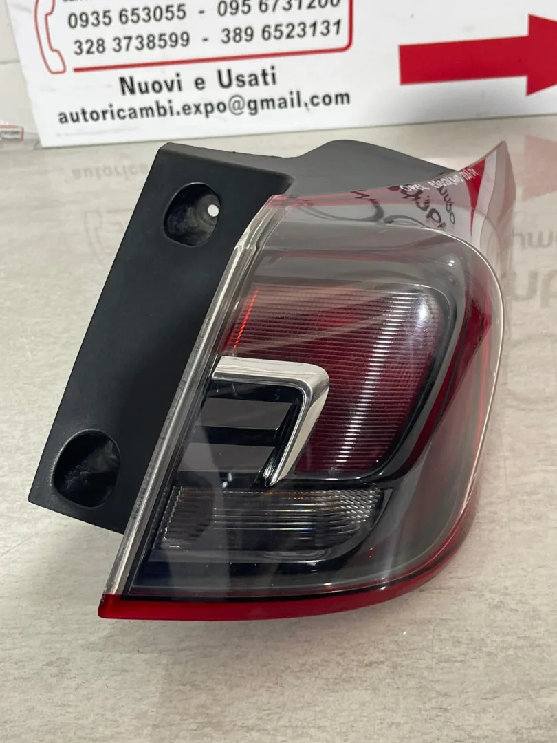 STOP FANALE POSTERIORE DESTRO OPEL Crossland Serie 39137520 con codice motore BH02 (17>)