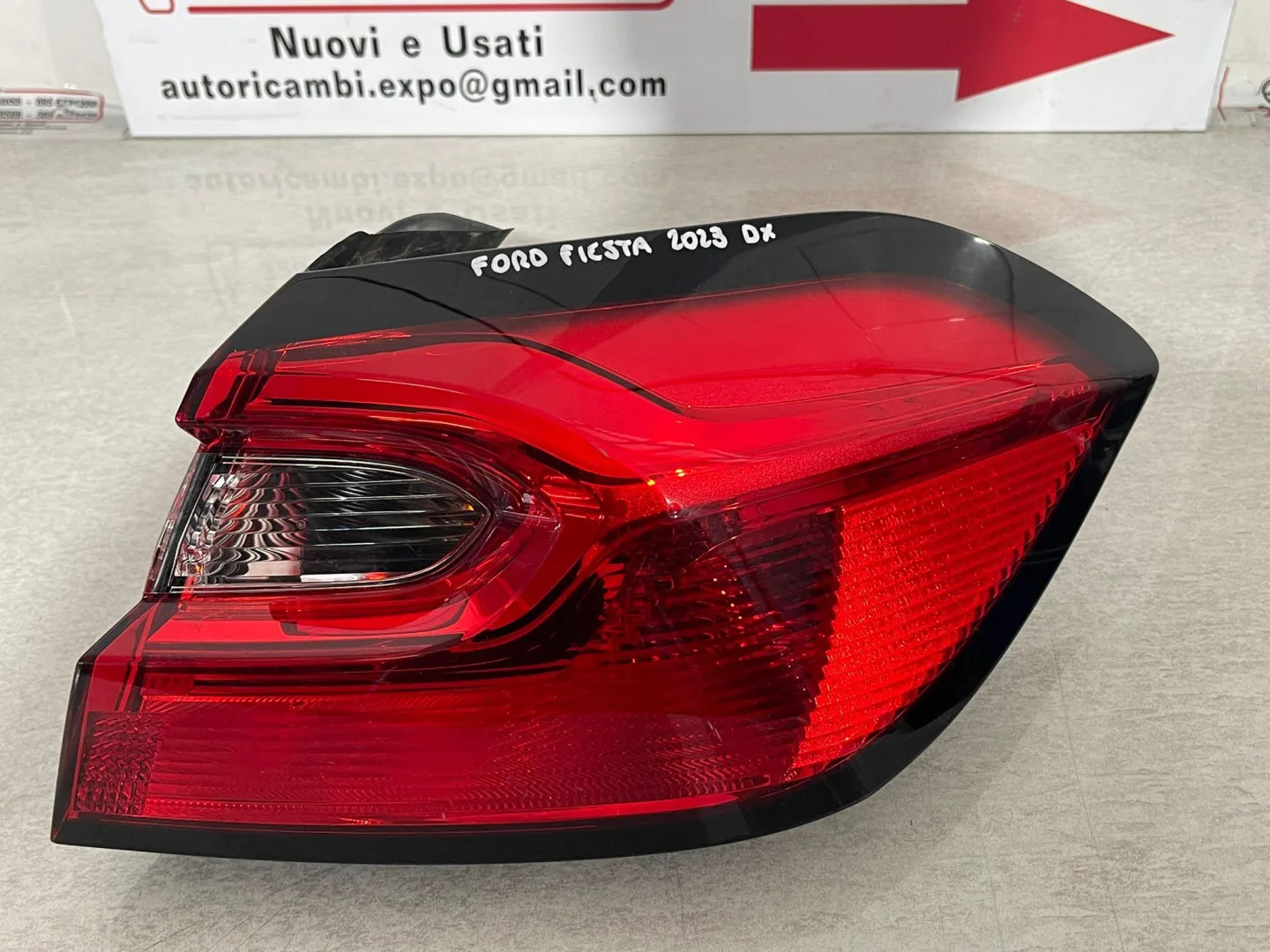 STOP FANALE POSTERIORE DESTRO con codice 00223070-02 da FORD Fiesta 7° Serie (17>>)