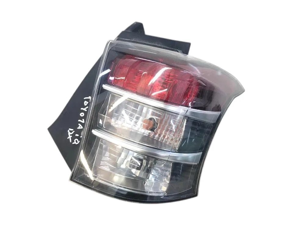 STOP FANALE POSTERIORE DESTRO TOYOTA IQ 1° Serie 8155174011 con codice motore 1KRFE (09>)