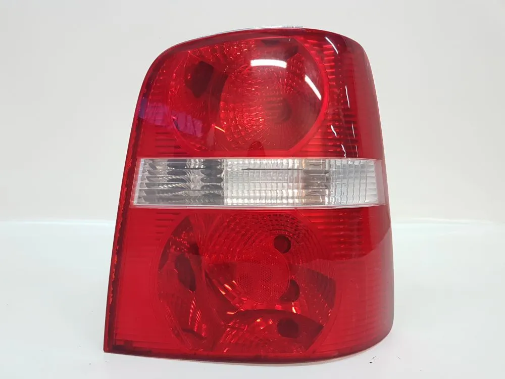 STOP FANALE POSTERIORE DESTRO con codice 1T0945096C da PASSEGGERO VOLKSWAGEN Touran 1° Serie 2000 Diesel 77 (2004)