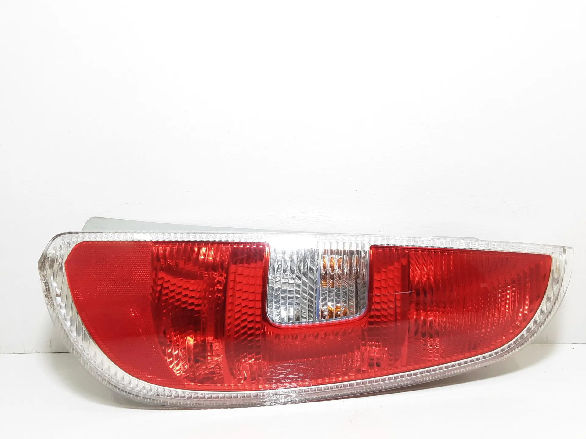STOP FANALE POSTERIORE DESTRO con codice ZSB5J7945096 da SKODA Roomster 1° Serie (06>)