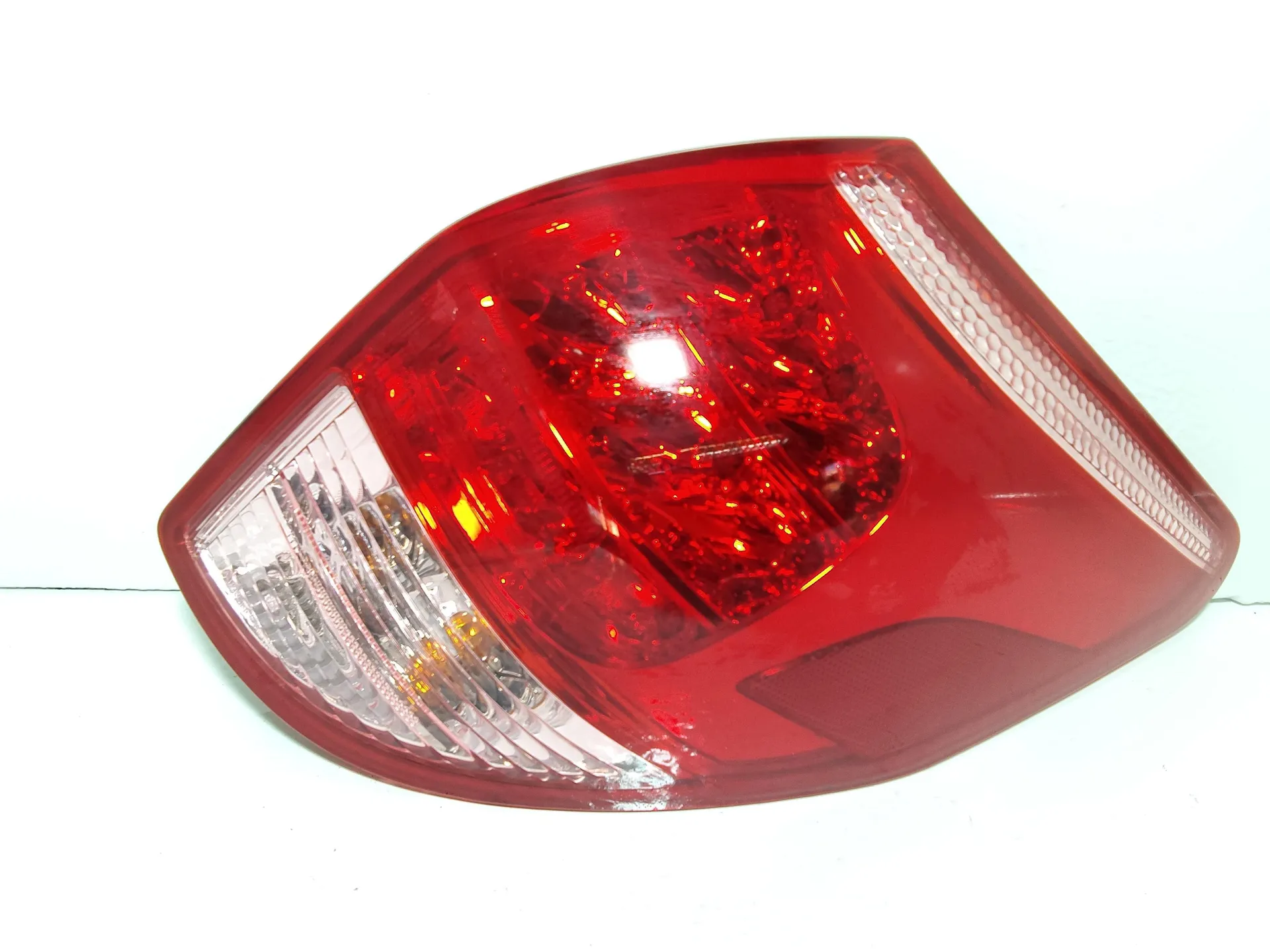 STOP FANALE POSTERIORE DESTRO con codice 0821219N2RR da TOYOTA Rav4 4° Serie (05>09)