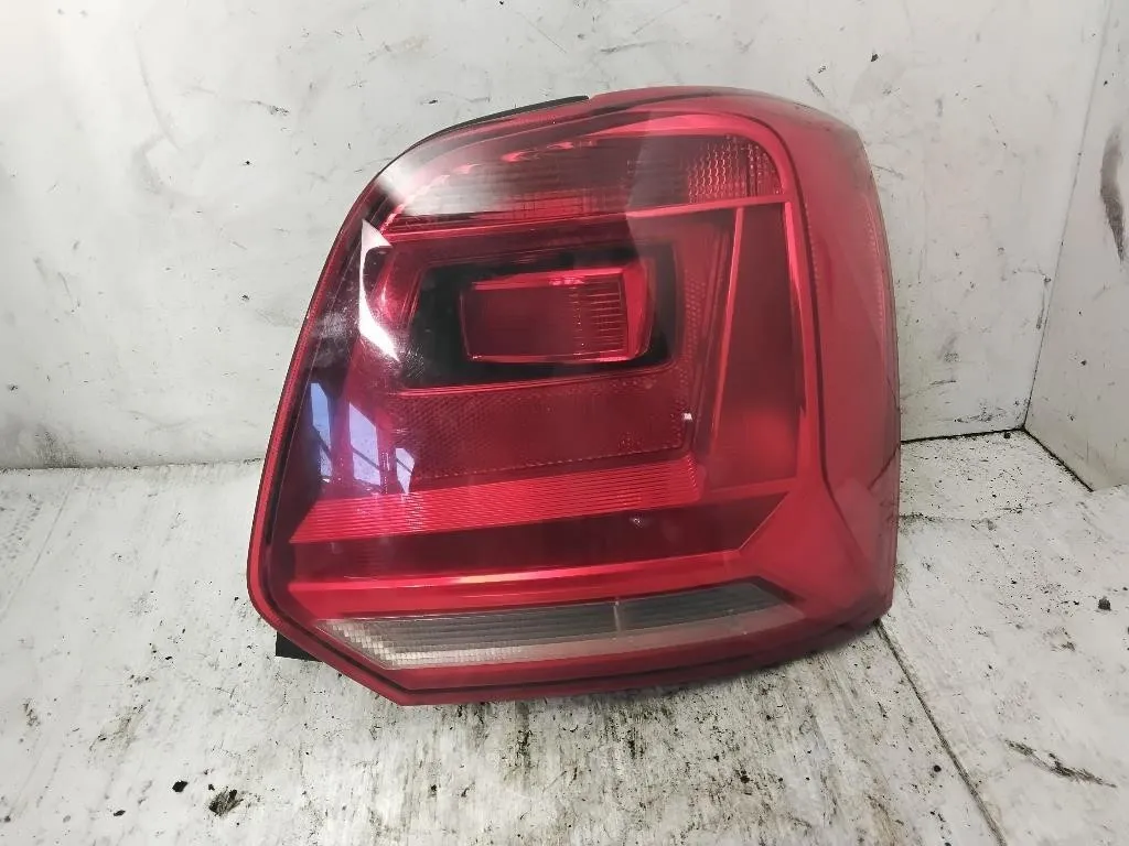 STOP FANALE POSTERIORE DESTRO con codice 6C0945096K da VOLKSWAGEN Polo 5° Serie (09>17)