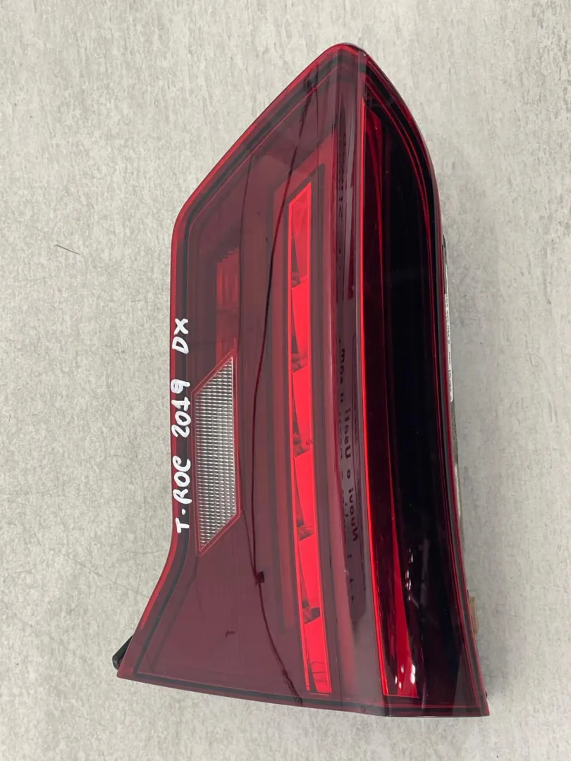 STOP FANALE POSTERIORE DESTRO con codice 2892000400 da VOLKSWAGEN T-Roc Serie (17>)