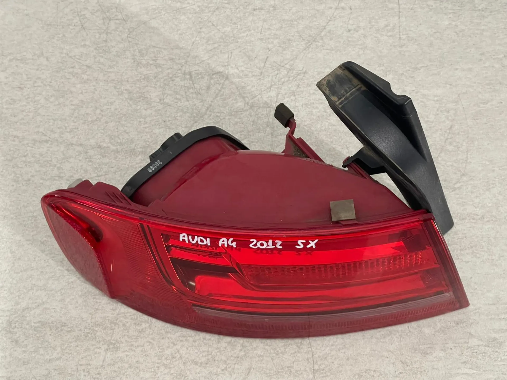 STOP FANALE POSTERIORE SINISTRO AUDI A4 Berlina 8K5945093K con codice motore CAG (11>14)
