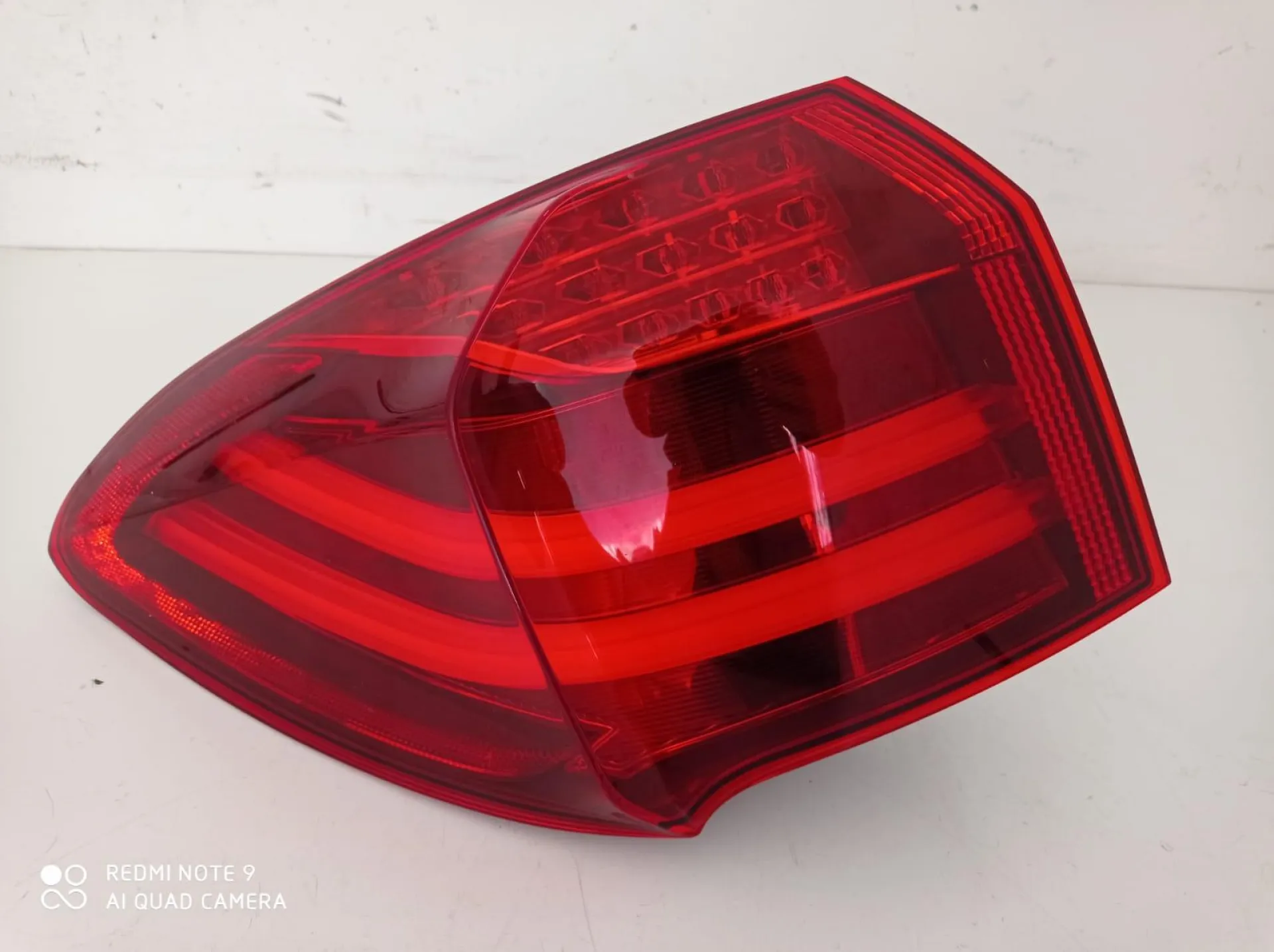 STOP FANALE POSTERIORE SINISTRO con codice 7306165-05 da BMW Serie 5 Berlina (G30) (16>)