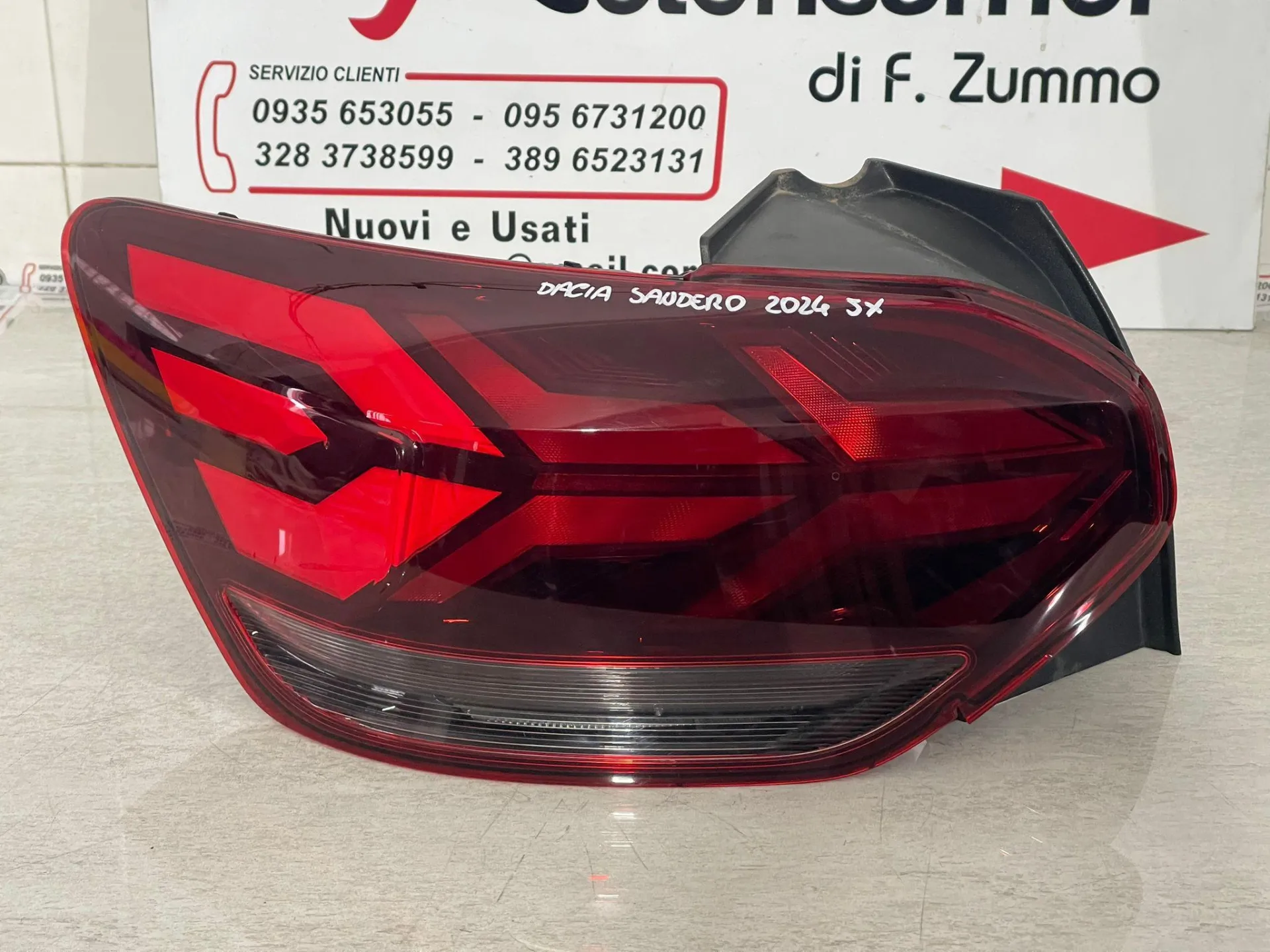 STOP FANALE POSTERIORE SINISTRO con codice 265550529R da DACIA Sandero Serie (21>)