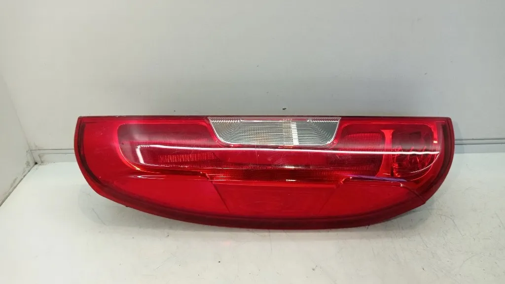 STOP FANALE POSTERIORE SINISTRO FIAT Doblo Cargo 52044718 198A4000 (10>18)