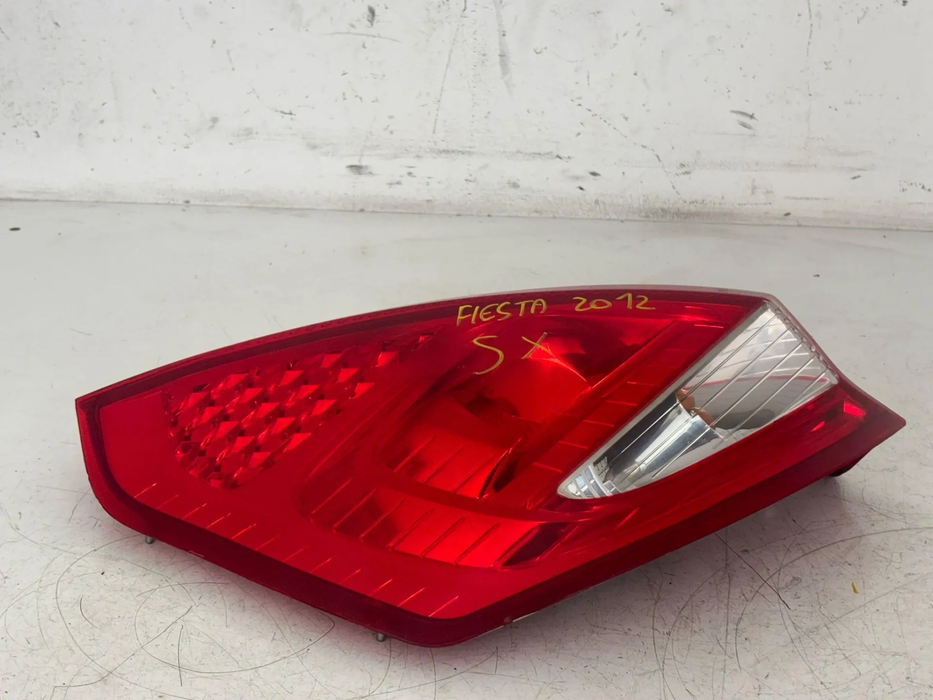 STOP FANALE POSTERIORE SINISTRO con codice 8A61-13405-A da FORD Fiesta 6° Serie (08>17)