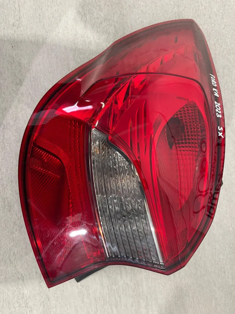 STOP FANALE POSTERIORE SINISTRO con codice J7BB-13405-HB da FORD Ka Ka+ Serie (16>20)