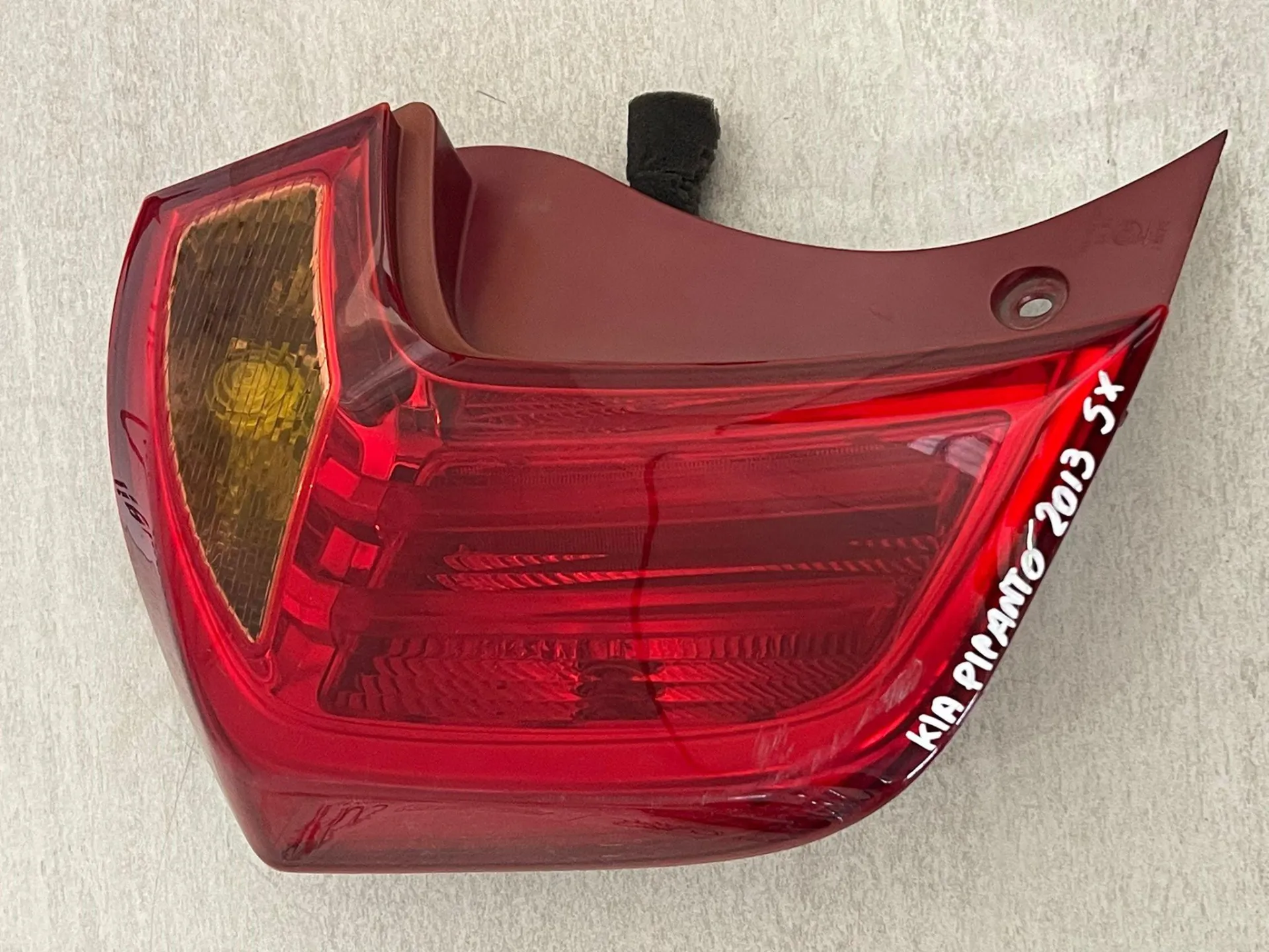 STOP FANALE POSTERIORE SINISTRO KIA Picanto 3° Serie 924011Y010 (11>)