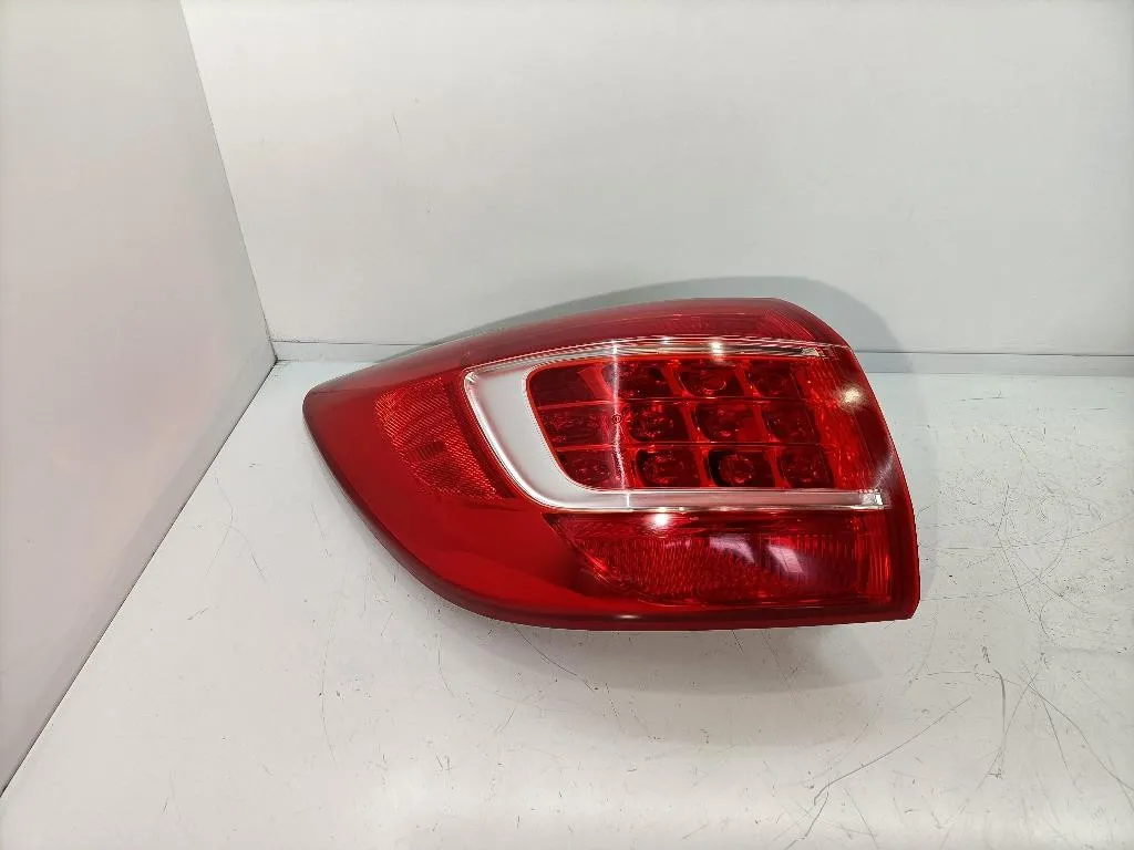 STOP FANALE POSTERIORE SINISTRO con codice 924013W010 da KIA Sportage Serie (10>16)
