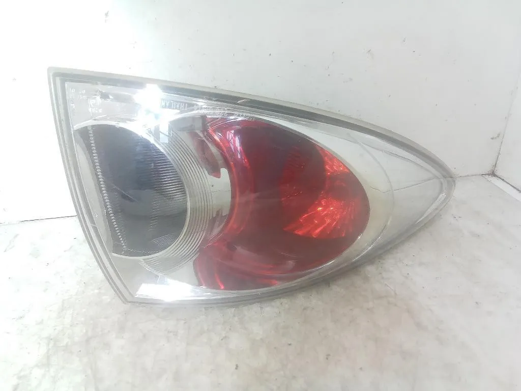 STOP FANALE POSTERIORE SINISTRO con codice 220-61974 da MAZDA 6 Berlina (02>08)
