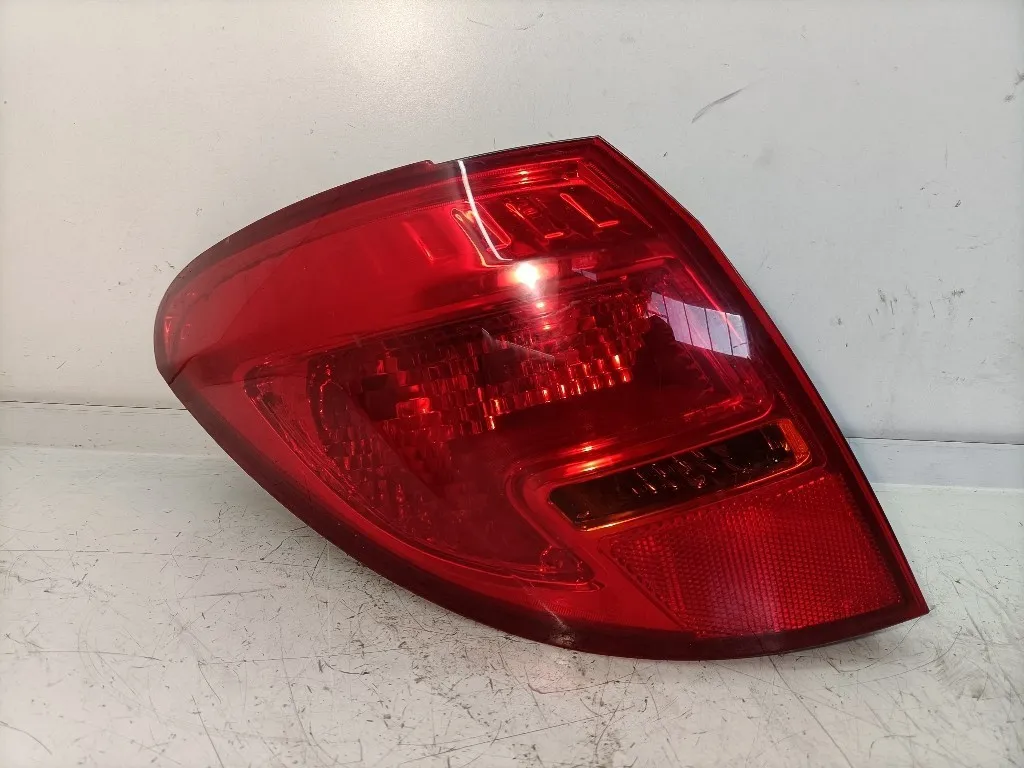 STOP FANALE POSTERIORE SINISTRO OPEL Meriva 3° Serie 13307493 A14XER (10>)