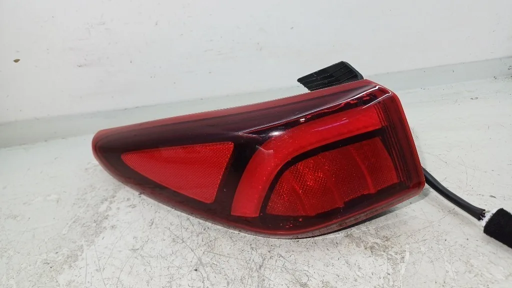 STOP FANALE POSTERIORE SINISTRO HYUNDAI Kona Serie 92401J9600 D4FE (17>)