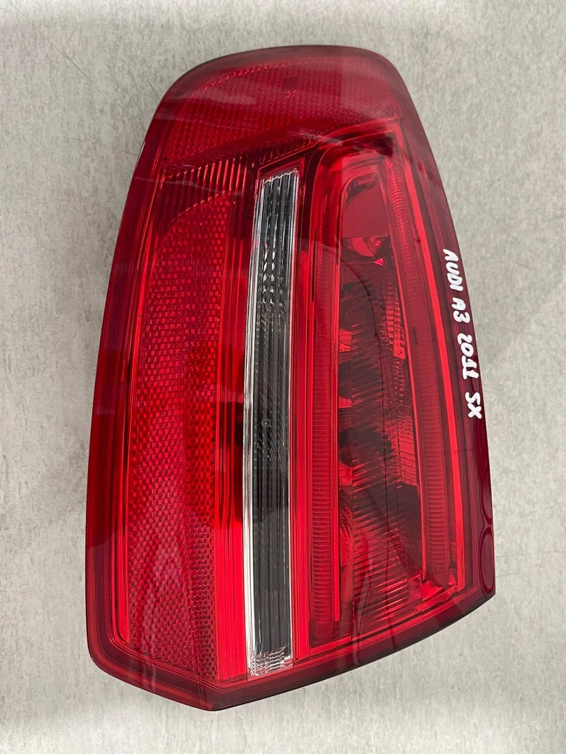 STOP FANALE POSTERIORE SINISTRO AUDI A3 Serie (8P1) 8P3945095B con codice motore BMM (08>12)